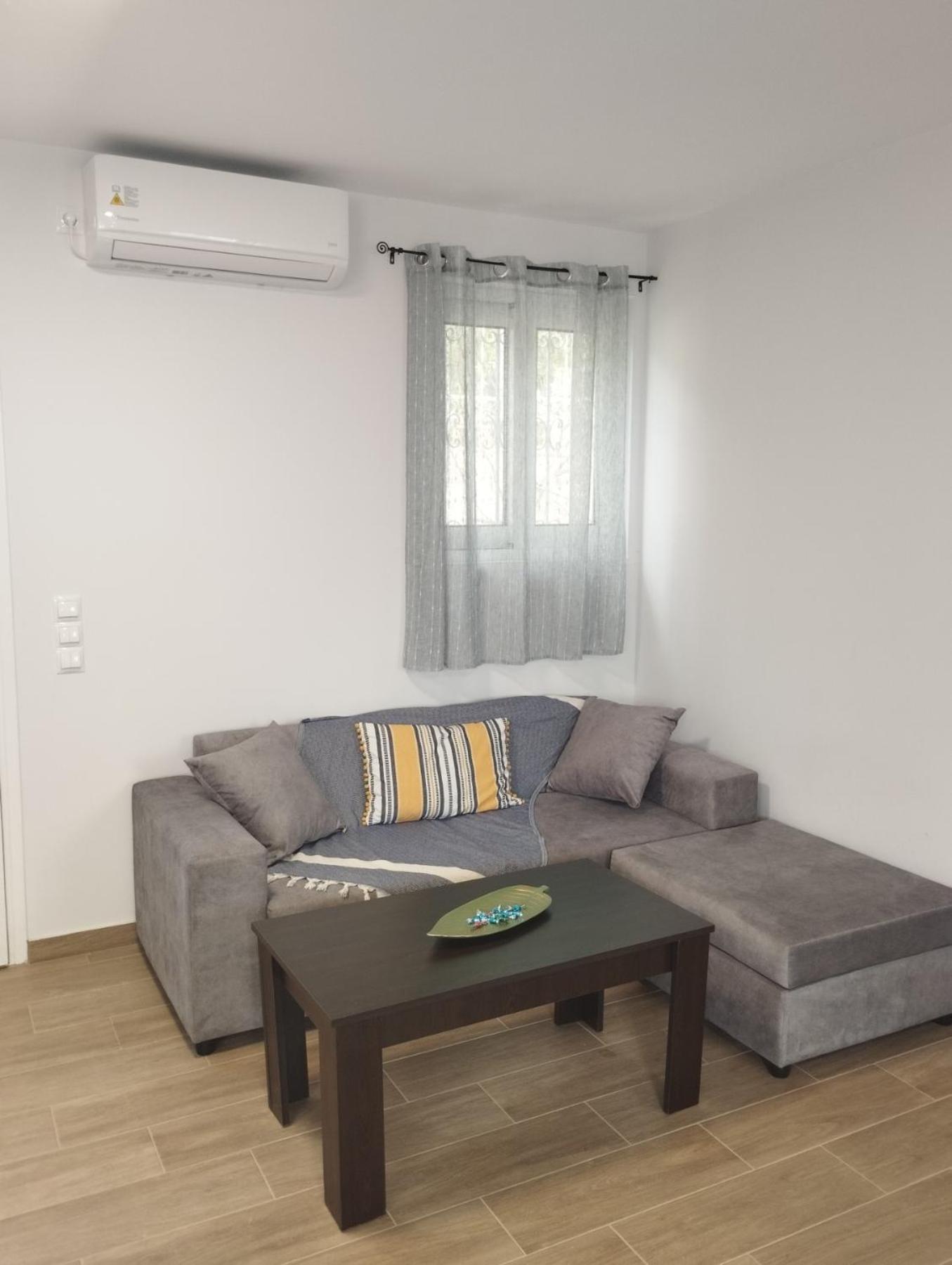 κτημα παυλομπεη Olive & Sea Apartment